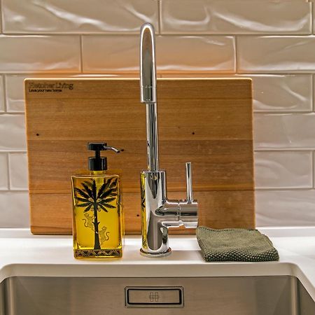 Funk In The City - Luxury Laneway Apartment With Single Garage Christchurch Ngoại thất bức ảnh