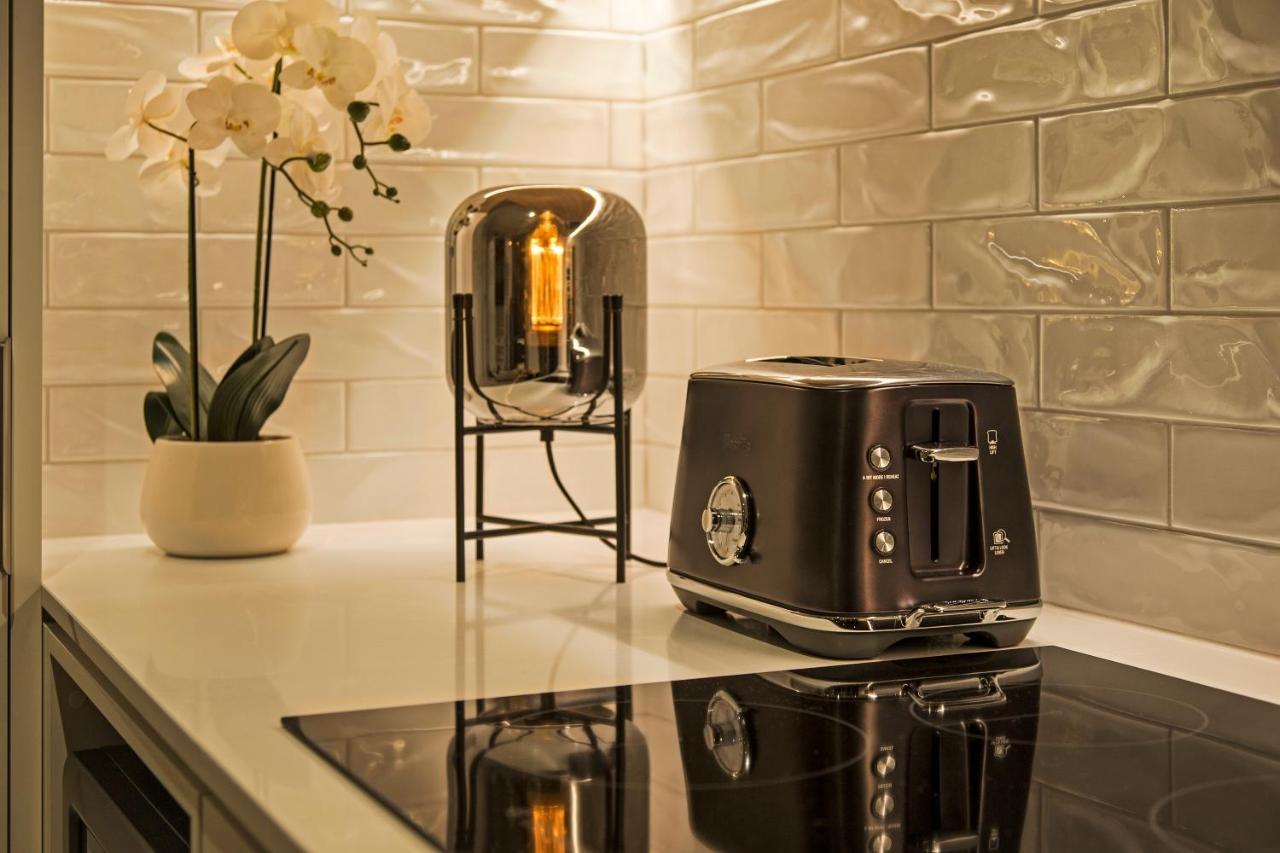 Funk In The City - Luxury Laneway Apartment With Single Garage Christchurch Ngoại thất bức ảnh