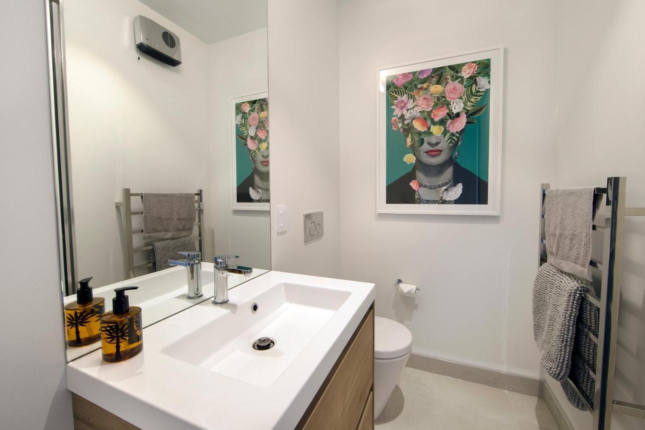 Funk In The City - Luxury Laneway Apartment With Single Garage Christchurch Ngoại thất bức ảnh